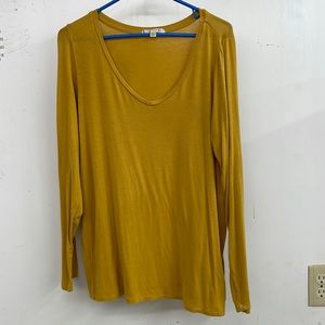Long sleeve lightweight women’s mustard color top L